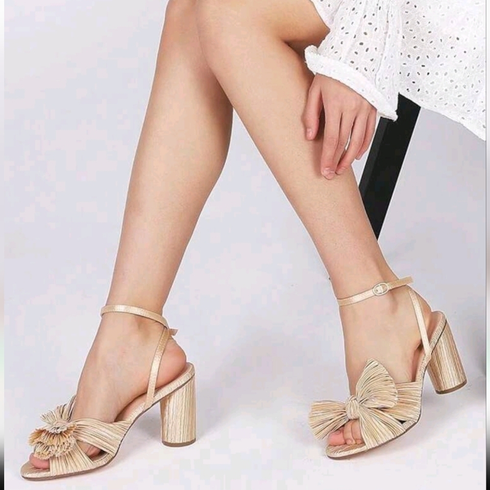Elegant Beige Bow Heeled Sandals